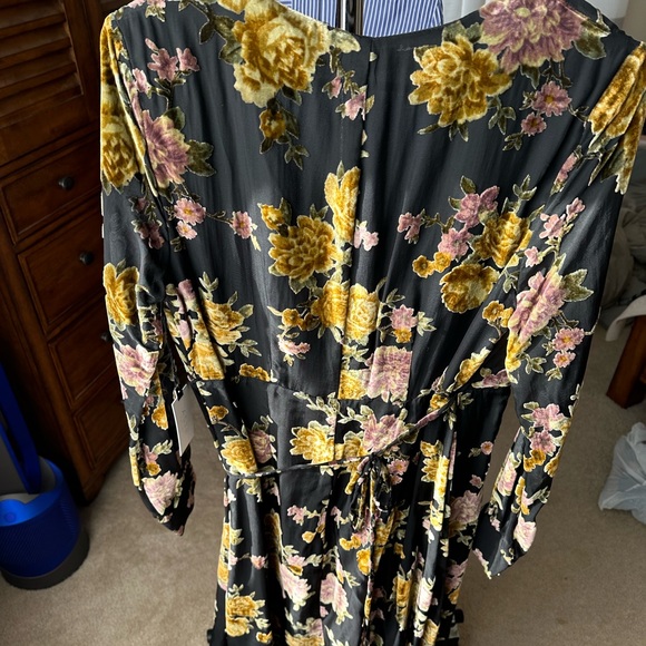 Astr the Label Women’s Midi Wrap Dress, Size M, Black Yellow Flowers, Velvet - Picture 4 of 4